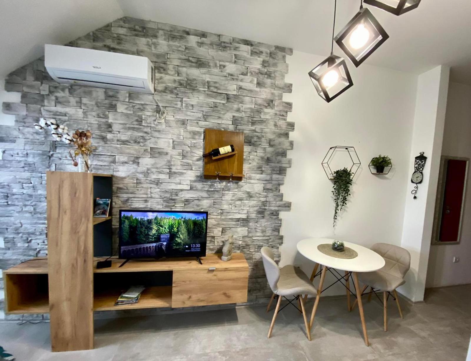Apartment Centrum - Free Private Parking Novi Sad Exterior photo